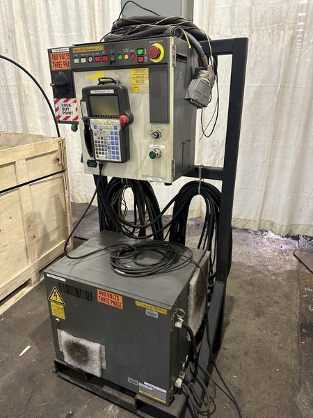 FANUC ROBOT WITH MILLER MODEL 452 WELDER: STOCK #77552