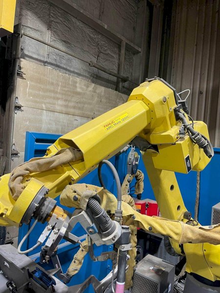 Arc Specialties MIG/TIG Weld Cell Equipped With Fanuc ARC Mate 120iC, 2013