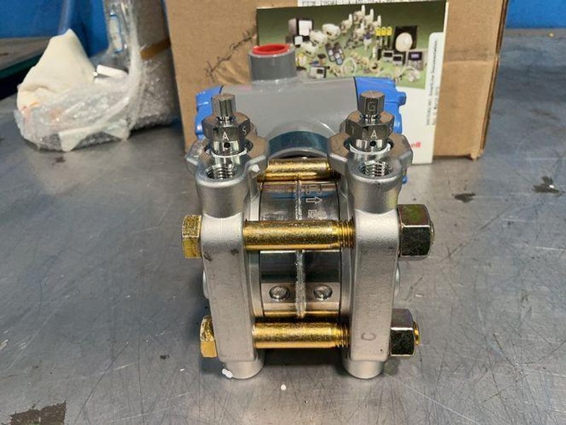 Honeywell 4500 Psi Differential Pressure Transmitter - Std720-e1hc4as-1-a-adc-11s-a-20a0-00-0000