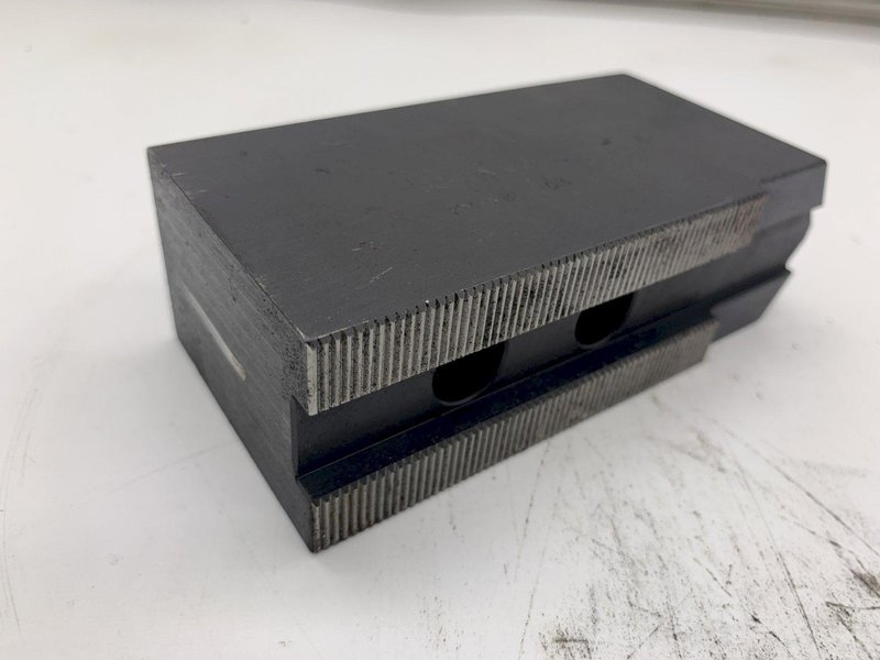 (1) SCHUNK KM-WBL 103 SERRATED SOFT TOP ANGLED JAW: STOCK #15489