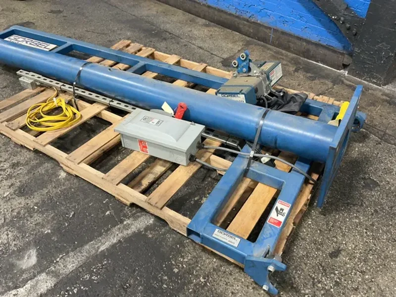 GORBEL 1/8 TON JIB CRANE W/ HOIST  -  020/57