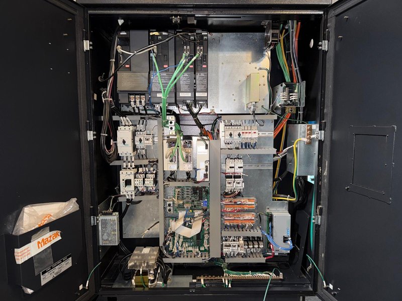 Mazak VCN 510C-II CNC Vertical Machining Center – Mill