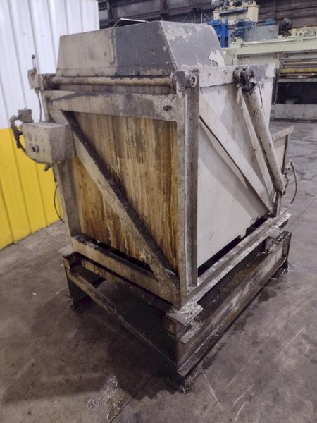 33" 39" x 51"  HYDRAULIC CELL BIN PARTS DUMPER: YOBRO #25026