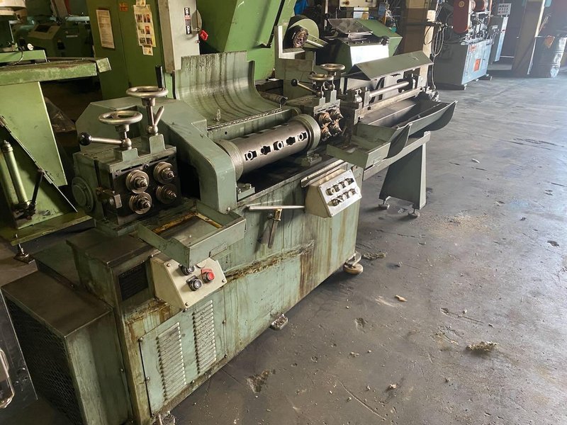 3/8" Shuster Model 2ABV Wire Straightener and Cutoff Machine