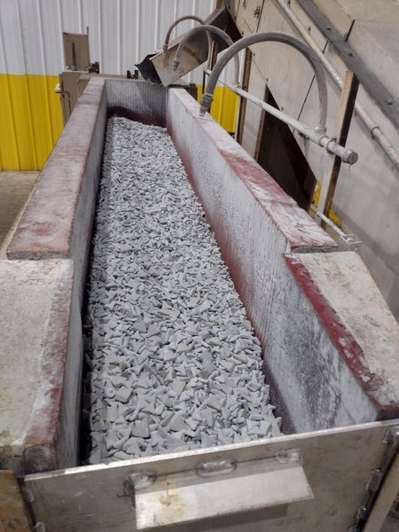 17 CUBIC FT ALMCO MODEL #V-16TF TUB TYPE VIBRATORY FINISHER W/ CONVEYOR LOAD &amp; SHAKER TABLE: YOBRO #25321