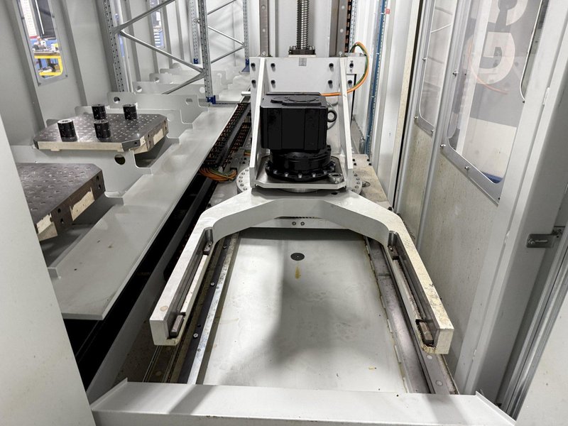 Used 2015 Grob G550 5-Axis CNC Horizontal Machining Center For Sale with 10 Station Pallet Pool