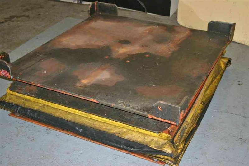 4000 LB KNIGHT ROTARY AIR LIFT TABLE: STOCK #50902