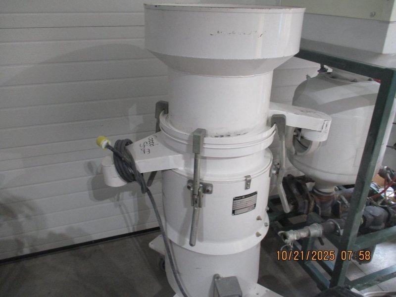 SpongeJet Sponge Media Blaster with Recycler 35E-CE and Fresh Air Hood, 2012