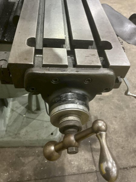 2 HP BRIDGEPORT SERIES I VERTICAL RAM TYPE KNEE MILL, WITH DRO, POWER FEEDS &amp; DRAW BAR: YOBRO #25295