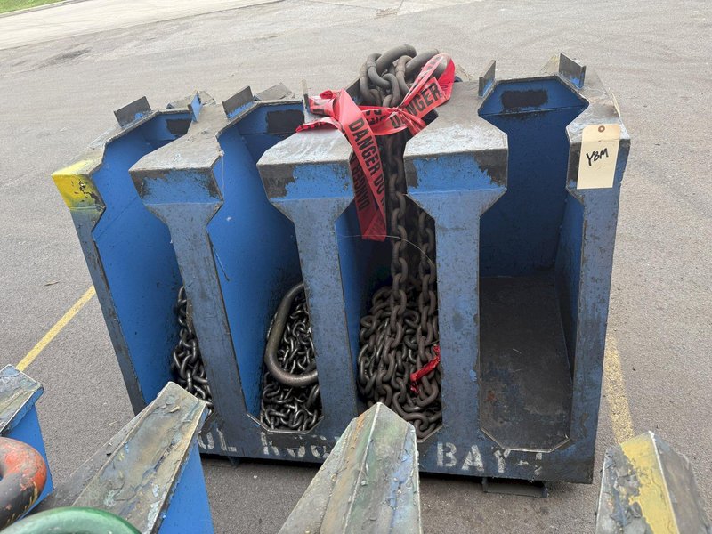 HEAVY DUTY LIFTING CHAINS W/ ROLLING STAND/CABINET: YOBRO #23989