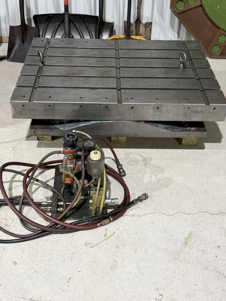 32" x 42" Air Lift Rotary Table