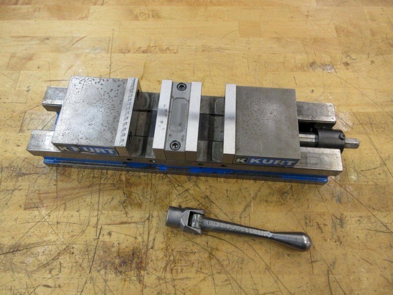 Kurt HDL4 4&quot; Double Lock Machine Vise with Hard Jaws and Handle- Auction Item