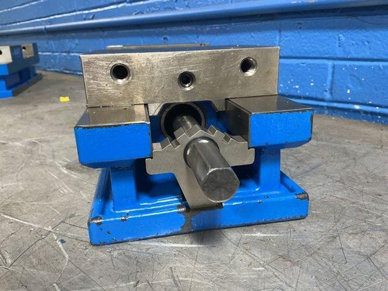 Kurt  6” Vise - 3600v