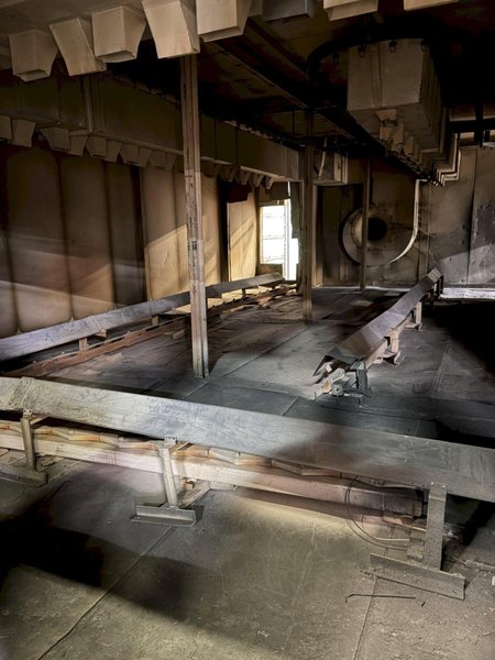 ADVANCED CURING SYSTEMS AUTOMATIC HANGER CONVEYOR PASS-THROUGH SYSTEM: YOBRO #24994