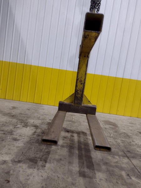 2,000 LB x 42&quot; x 36&quot; NATIONAL IND PALLET LIFTER CRANE ATTACHEMENT: STOCK #22368