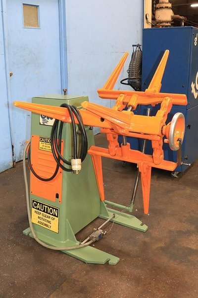 1,200 CWPMOTORIZED PAYOF/UNCOILER MODEL 1200-18M (14056)