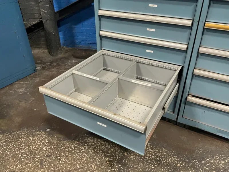 LISTA 18 DRAWERS TOOL CABINET