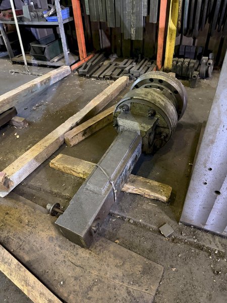 36" GRAY BORING MILL 90 DEGREE MILLING HEAD. STOCK # 0655626