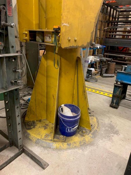 2 TON HOWE FREE STANDING JIB CRANE, WITH REMOTE CONTROL,  POWER ROTATION &amp; YALE 2 TON HOIST: YOBRO #24579