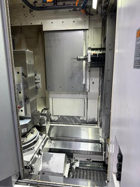 Okuma MB4000-H Horizontal Machining Center, 2017 – Renishaw Spindle Probe, Chip Conveyor