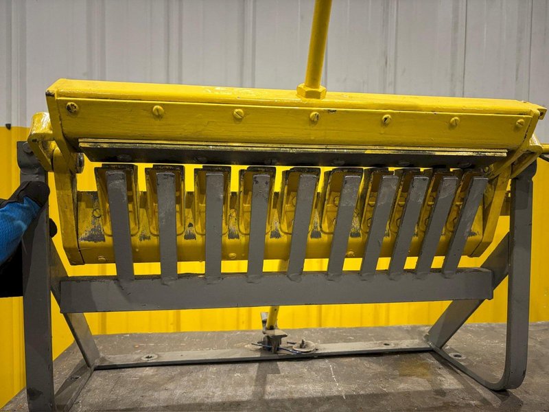 18" LONG MANUAL CLEAT BENDER: YOBRO #24394