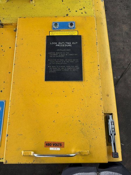 BRUDI HYDRAULIC PALLET CHANGER / LOAD TRANSFER STATION. STOCK # 0445925.