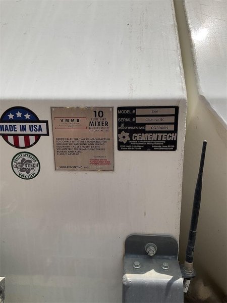 2025 Mack GR64B 1M2GR2GC1SM043902