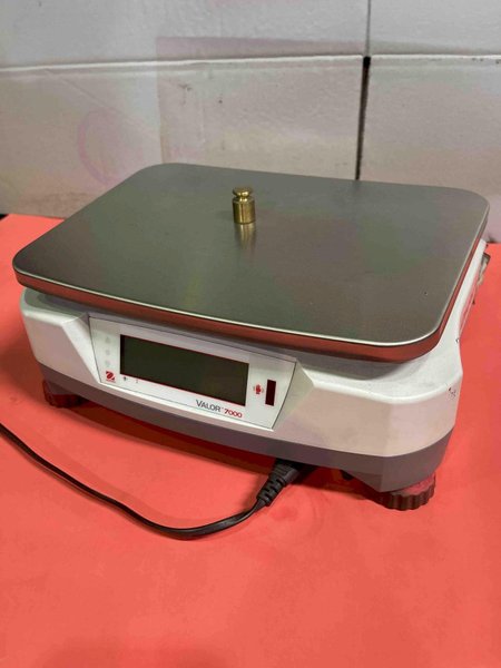 Ohaus  Valor 7000 Compact Bench Scale 1.5 kg / 3lb