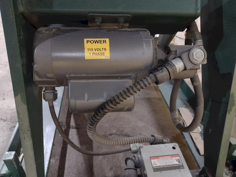 4,000 LBS X 60" X 30" SOUTHWORTH HYDRAULIC SCISSOR LIFT TABLE WITH 60X42 ROLLER CONVEYOR TOP, 110 VOLT: STOCK #20914