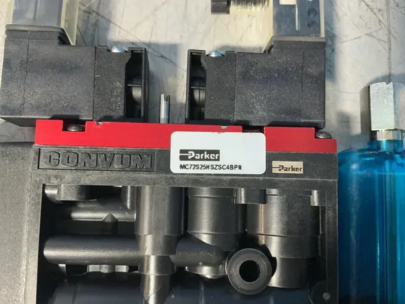 PARKER 145 PSI INTEGRATED PNEUMATIC VACUUM GENERATOR  -  MC72S25HSZSC4BPN