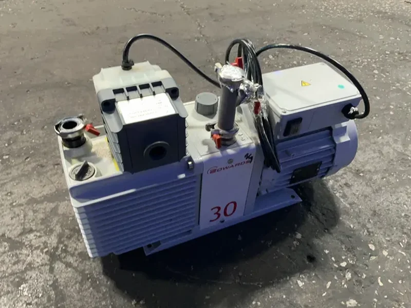 EDWARDS 0.9 KW PUMP   -  E2M30