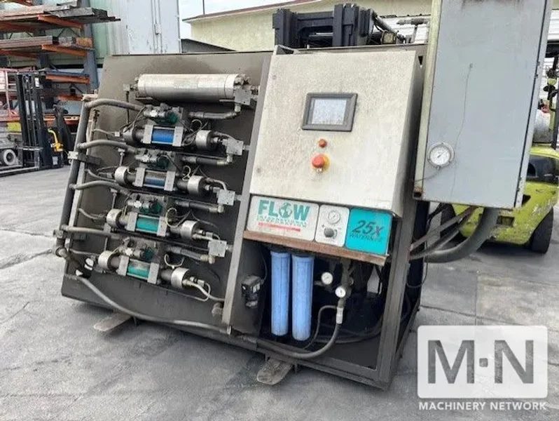 200 HP 60,000 PSI FLOW 25X WATERKNIFE INTENSIFIER PUMP w/ 2382 HOURS