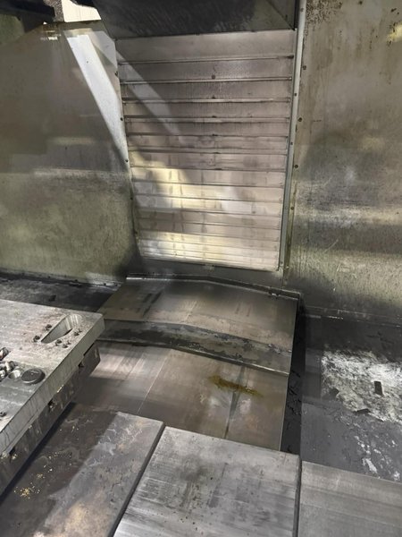 Haas VF-8D VMC, 2005 – 30K RPM, Chip Auger