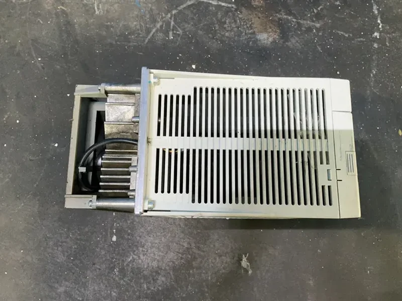 MITSUBISHI SERVO DRIVE UNIT  -  MDS-C1-V1-90