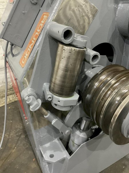 6"X 6" X 5/8" ROUNDO MODEL R6 ANGLE BENDING ROLL : STOCK #80903