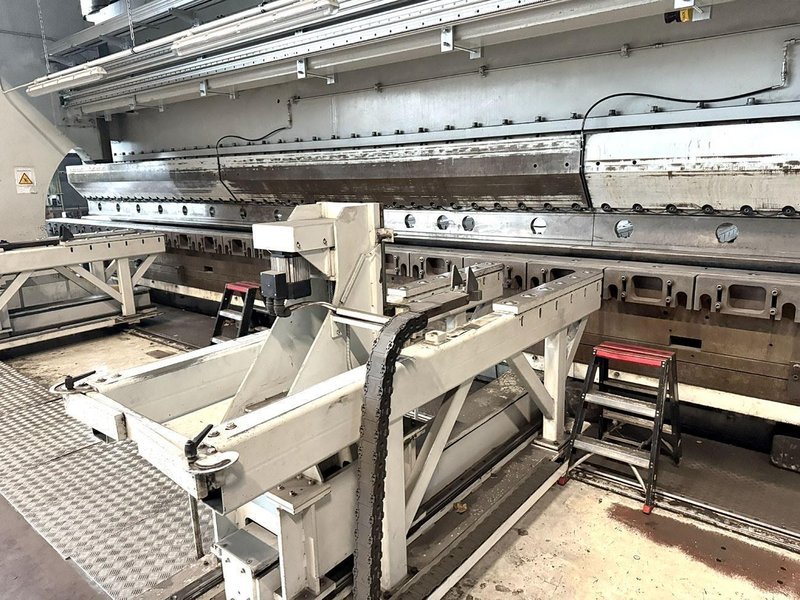 LVD PPEB - 2000 ton x 14 meter CNC