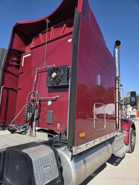 PETERBILT 567 - Trucks