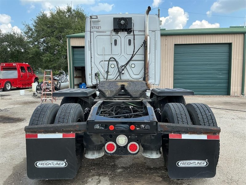 2019 Freightliner Cascadia 126 3AKJHHDV8KSKP5048