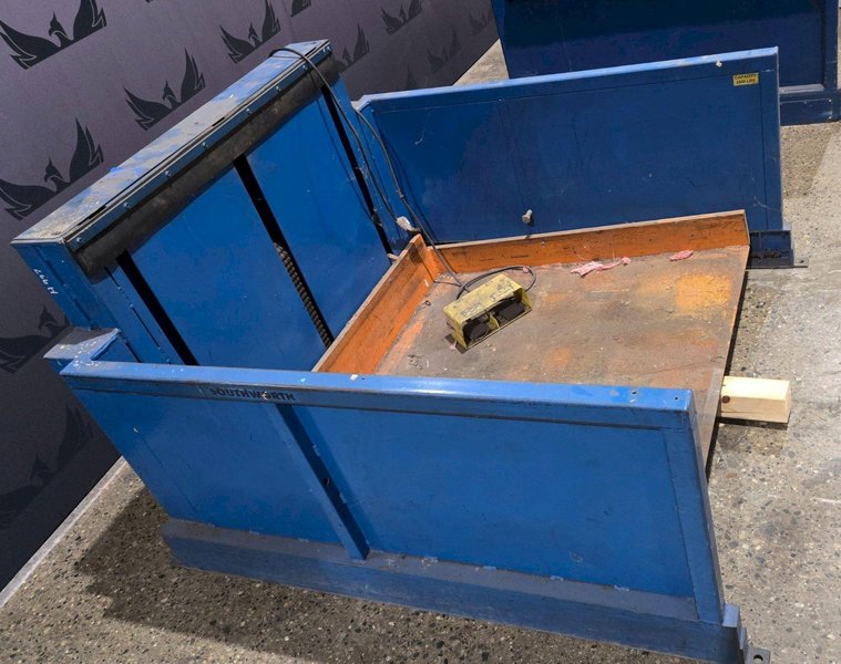 SOUTHWORTH ROLL C2.5-28 Platform Lifter 2500 lbs Capacity USED – AS-IS