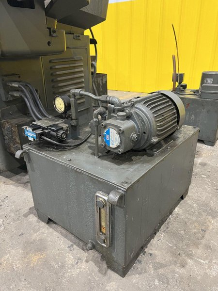 10&quot; X 25&quot; JACK MILL MODEL GU-650H HYDRAULIC UNIVERSAL ID/OD CYLINDRICAL GRINDER: STOCK #19819