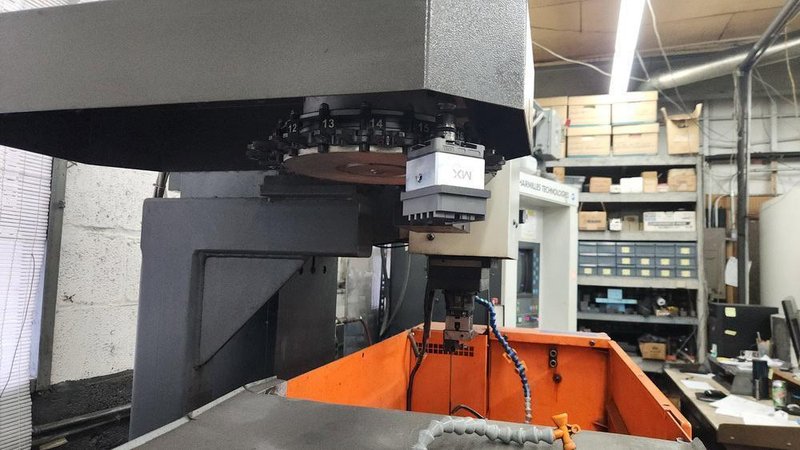 Charmilles Roboform 20A  EDM Ram Sinker, 1999 – Chiller, C-Axis, 16 ATC, 3R Tooling