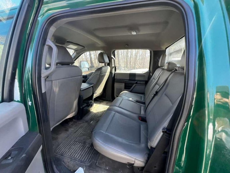 Ford F-250 Super Duty Pickup Truck, 2022 – 4×4, Crew Cab, Heavy-Duty Work Truck