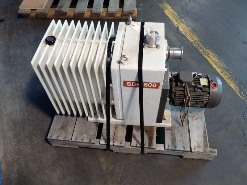 VARIAN PUMP  -  SD-2500