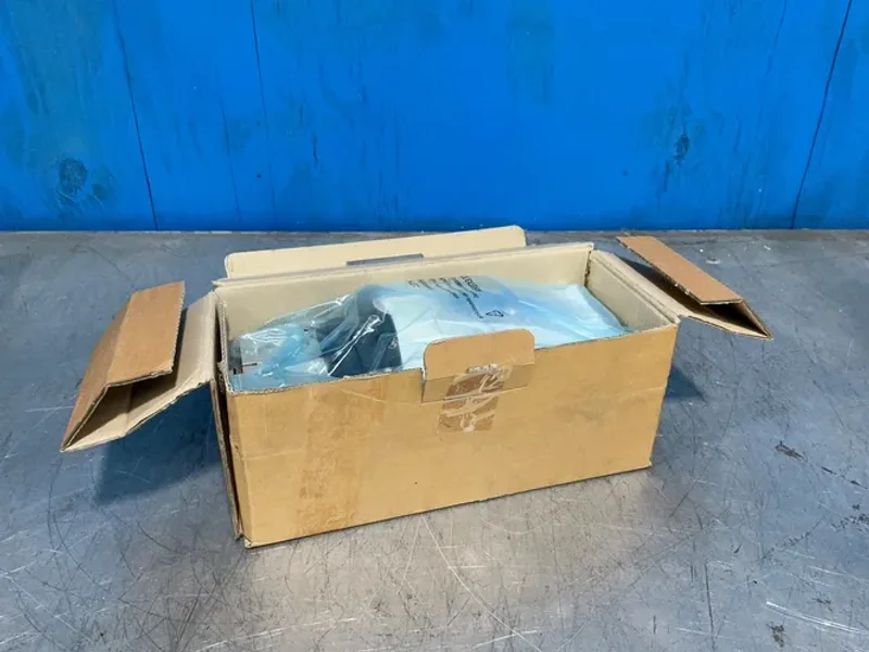 SQUARE D POWERPACT 600 AMPS CIRCUIT BREAKER   -  DJL36600E20