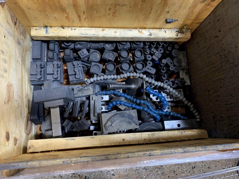 Belmont Maxicut 75 amp EDM Machine, s/n 97FB23604, with System 3R Tooling