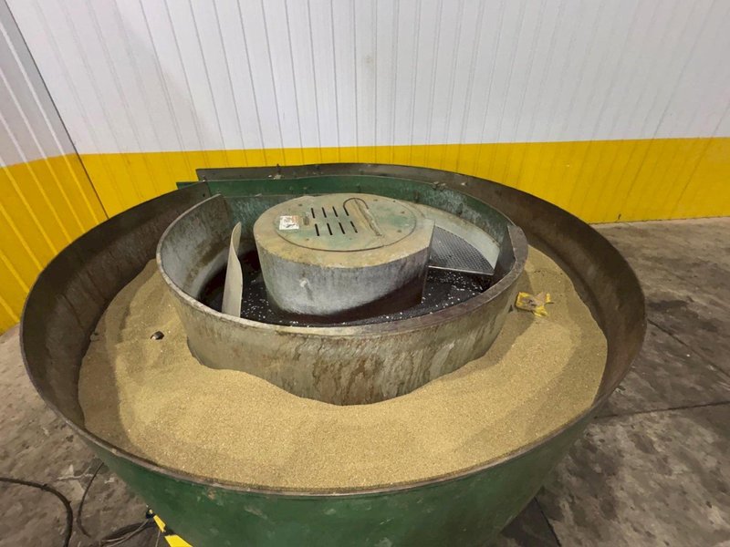 VL/RAMPE MODEL #SB-8 DUAL MEDIA VIBRATORY DEBURRING MACHINE: YOBRO #23875