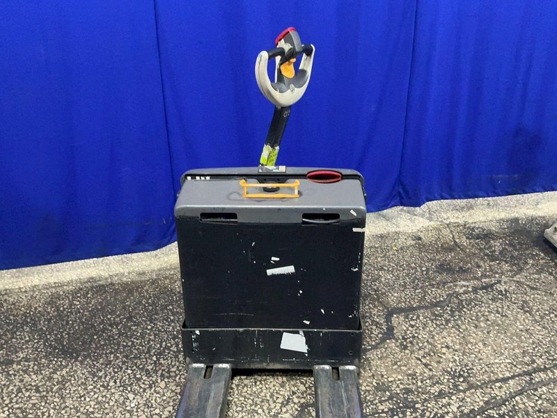 CROWN 4500 LBS ELECTRIC PALLET JACK  -  WP3035-45