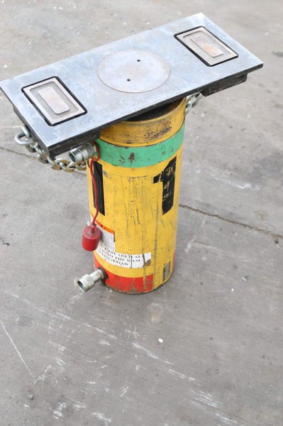 150 TON ENERPAC MODEL #RR 15013 HYDRAULIC JACK: STOCK 70191