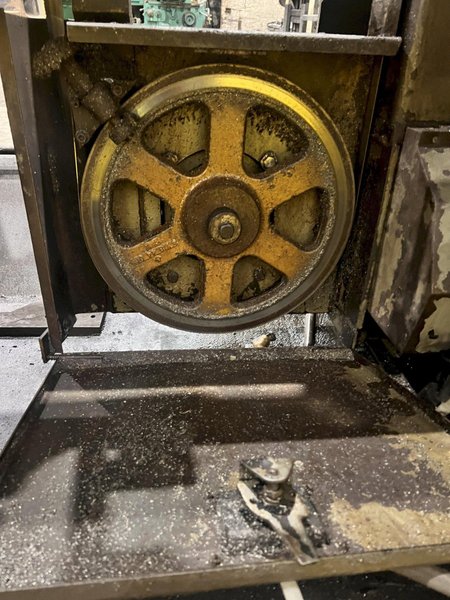 18" X 20" HYD-MECH MODEL #V-18 SEMI-AUTOMATIC VERTICAL BANDSAW: YOBRO #24580