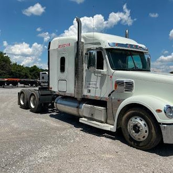 Freightliner Coronado Glider Truck – Detroit Series 60 12.7L, 500HP, 70″ Sleeper, Air Ride, 2017